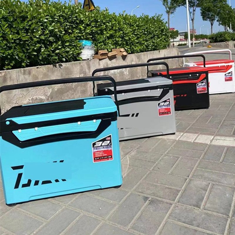 There's a full set of fishing boxes in the Second-Wind Fish Market